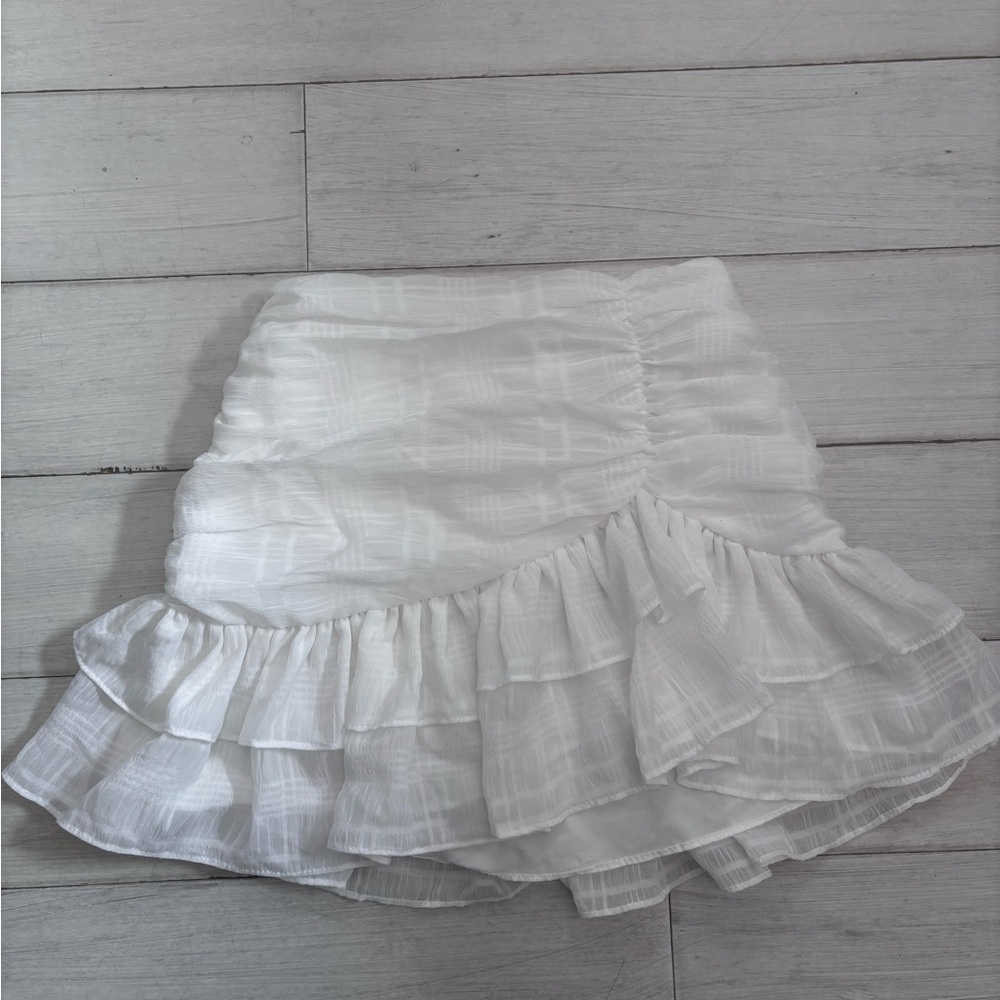 Elegant White Ruffled Skirt